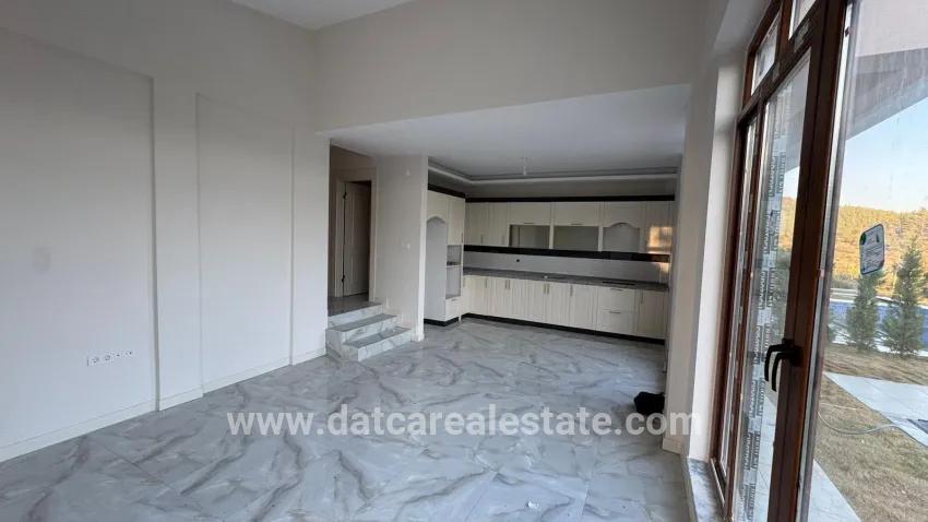 3+1-Zimmer Villa Zu verkaufen in Kızılyaka Bz. Ula - 465 m²