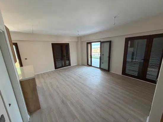 📍 Im Çetibeli Mahallesi befindet sich eine komfortable 3+1 unabhängige Villa - einzigartig zur Miete