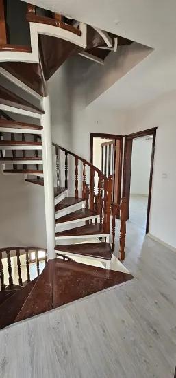 Armutalan Nachbarschaft 3+1 Zu verkaufen Freistehend Duplex Villa