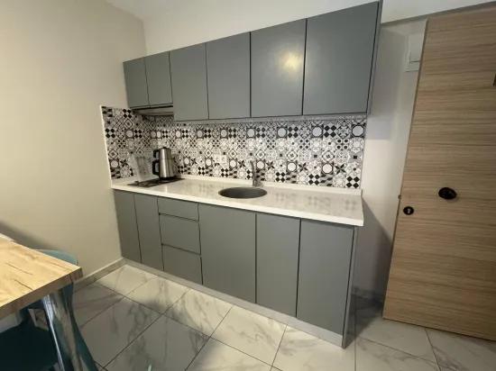 Zu vermieten 1+1 Wohnung – mit hohem Eingang – Siteler Viertel
