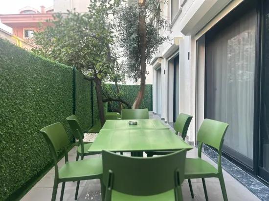 Marmaris Çıldır, 30 m zum Meer, neu, luxuriös, mit Garten, möbliert, zu vermieten, 2+1