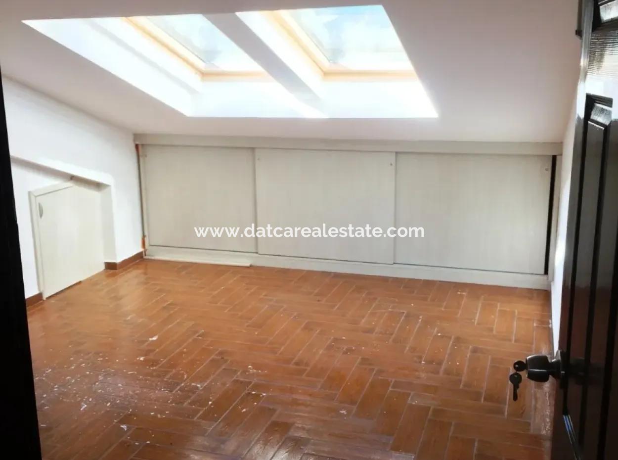 10 Schlafzimmer 2 Mit Pool Im Zentrum Von Marmaris.2500M2 Grundstück Zum Verkauf In Unserer Anlage.