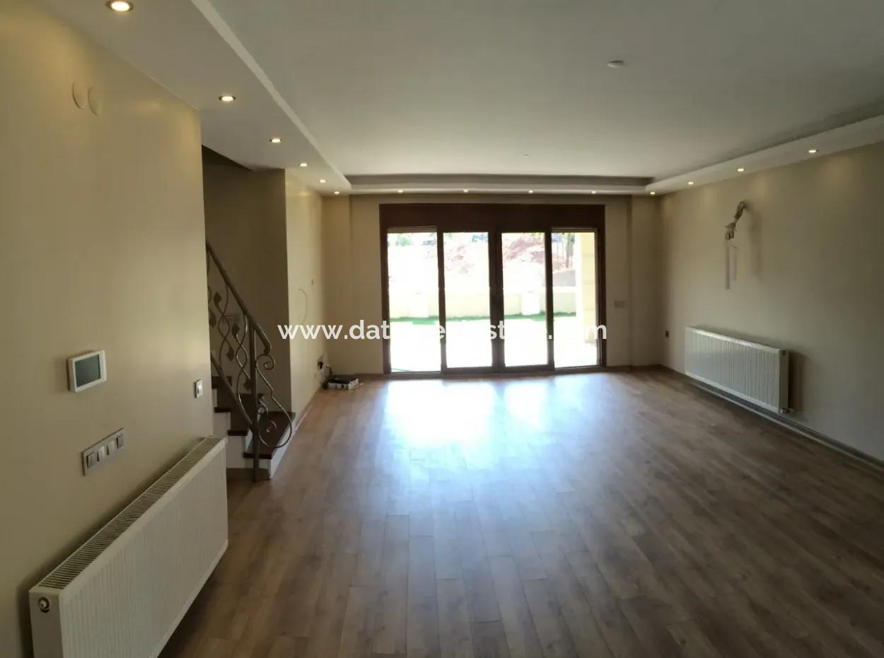 Marmaris Armutalan, Freistehende Villa Für Verkauf, 4 Zimmer, 1 Wohnzimmer, Zweibettzimmer Mit Garten