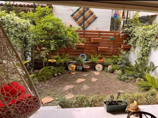 Close To The Coastline Garden 2+1 Floor Ownership For Sale Apartment – Çildır Neighbourhood