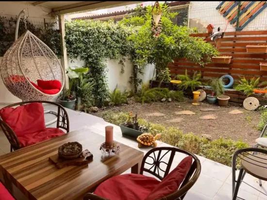 Close To The Coastline Garden 2+1 Floor Ownership For Sale Apartment – Çildır Neighbourhood