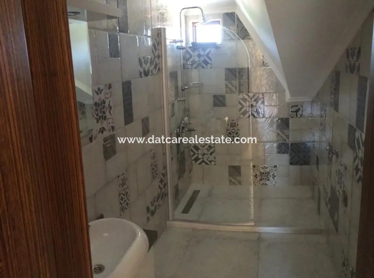 Marmaris Armutalan Detached Villa For Sale 4 Rooms 1 Living Room Twin With A Garden