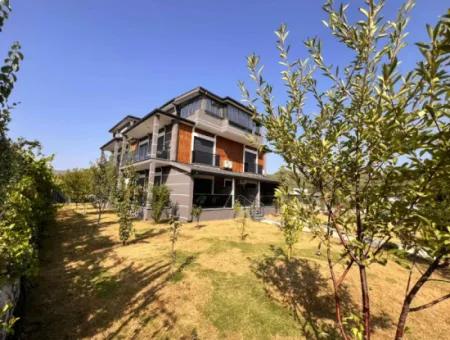 Investment Opportunity In The Hidden Paradise Of Marmaris: Luxury 5 Units Of 2 1 110M2 Apartments In 838M2 Plot Are Only 15 Km Away From Marmaris,