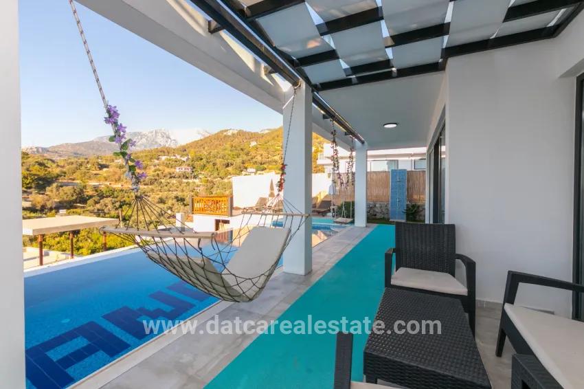 Для продажи Семейный дом 4+1 в Faralya Fethiye - 500 m²