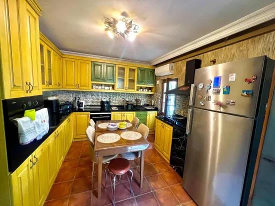 На продажу 4+2 Вилла – 970 m² доля участка – Armutalan