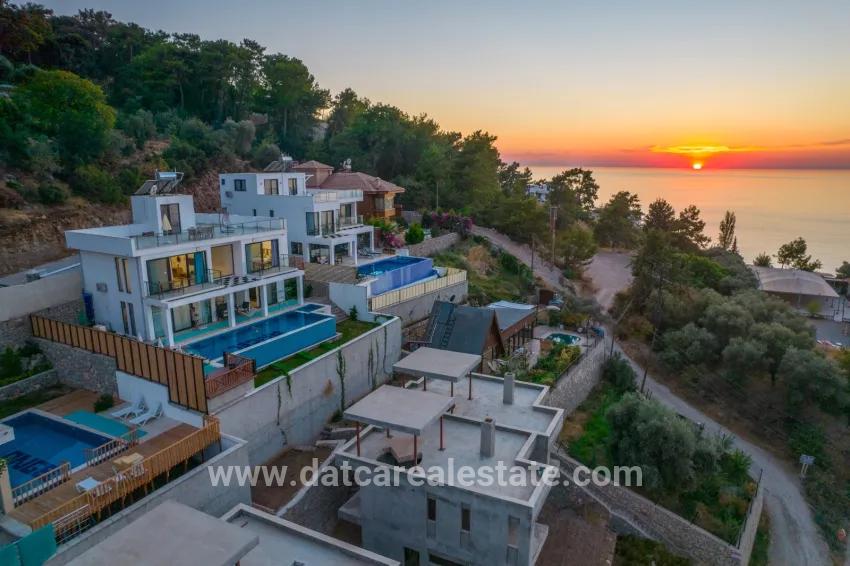 Faralya'da deniz manzaralı muhteşem bir villa