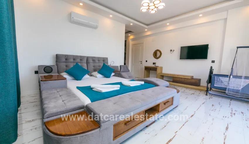 Faralya'da deniz manzaralı muhteşem bir villa