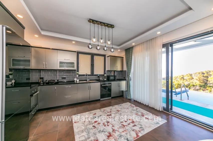Fethiye Faralya Mah. Satılık 4+1 Müstakil ev - 500 m²