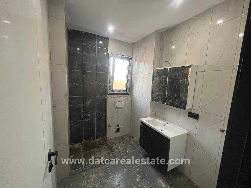 Marmaris Bozburun mahallesinde muhteşem deniz manzaralı 4+1 sıfır 170 m2 satılık villa