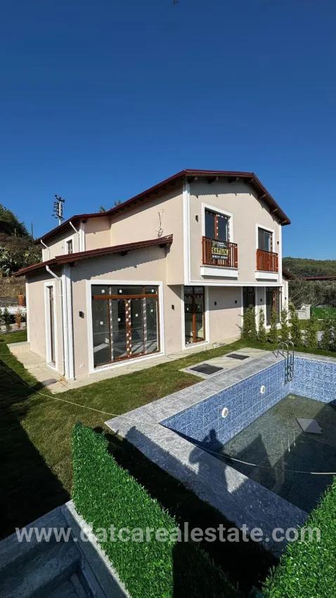 Ula Kızılyaka Mah. Satılık 3+1 Villa - 465 m²
