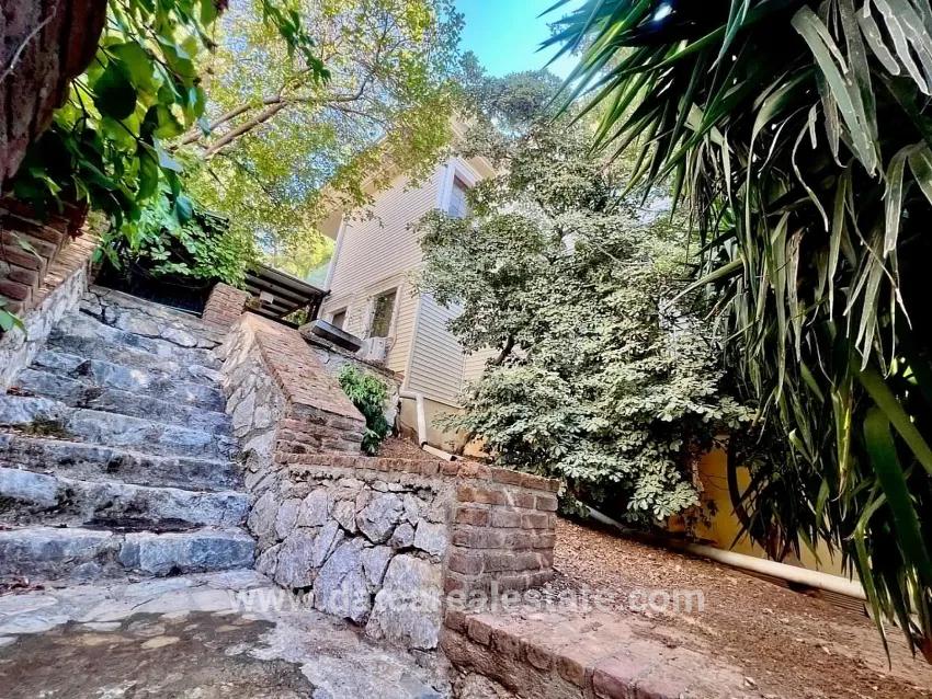Marmaris Armutalan Mah. Satılık 4+2 Müstakil ev - 970 m²