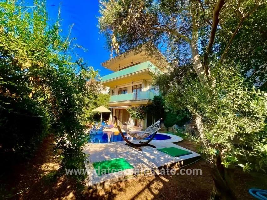 Marmaris Armutalan Mah. Satılık 4+2 Müstakil ev - 970 m²