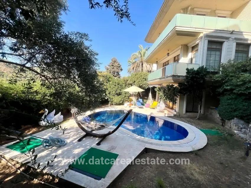 Marmaris Armutalan Mah. Satılık 4+2 Müstakil ev - 970 m²