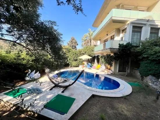 Satılık 4+2 Villa – 970 m² Arsa Payı – Armutalan