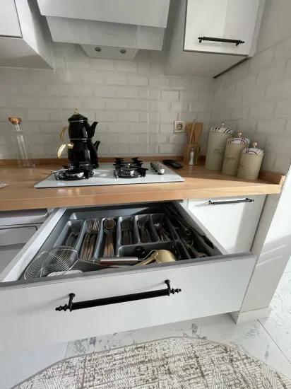 Armutalan Mahallesi A'dan Z'ye Komple Yenilenmiş 2+1 Satılık Daire