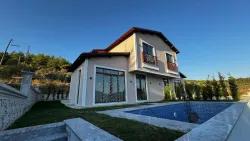 Ula Kızılyaka Mah. Satılık 3+1 Villa - 465 m²