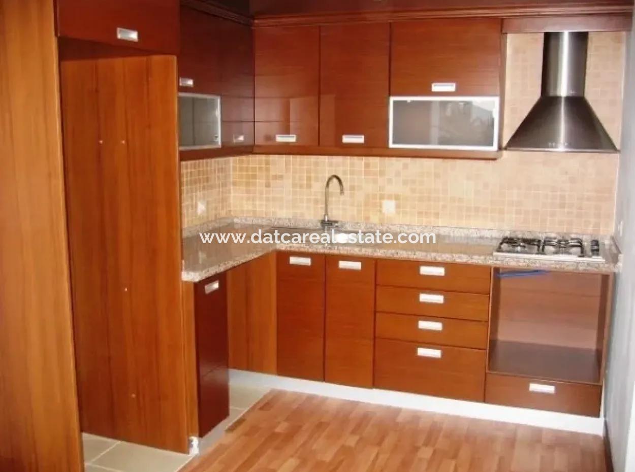 Marmaris Merkezinde Yüzme Havuzlu Site İçerisinde Lüks Dubleks Daire Satılık