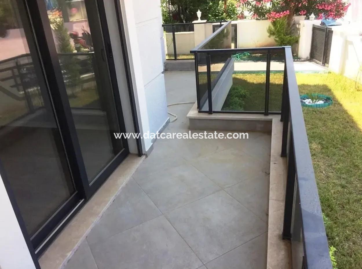 Marmaris Merkez Satılık Sıfır 2 Oda 1 Salon Lüks Kapalı Garajı Mevcut Daire 100M2