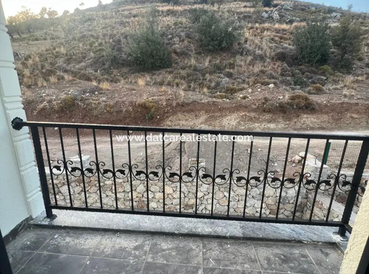 Marmaris Bozburun Mahallesinde Deniz Manzaralı Tam Müstakil Bahçeli Otoparklı Satılık Villa