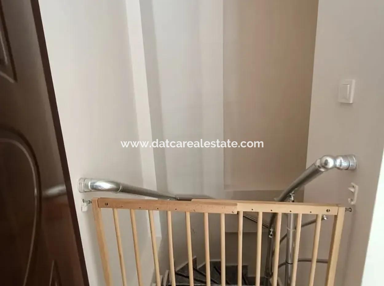 Marmaris İlçesi Beldibi Mahallesi Doğa Manzaralı Yüzme Havuzlu Site İçerisinde 3+1 Bahçe Dubleks Satılık Daire