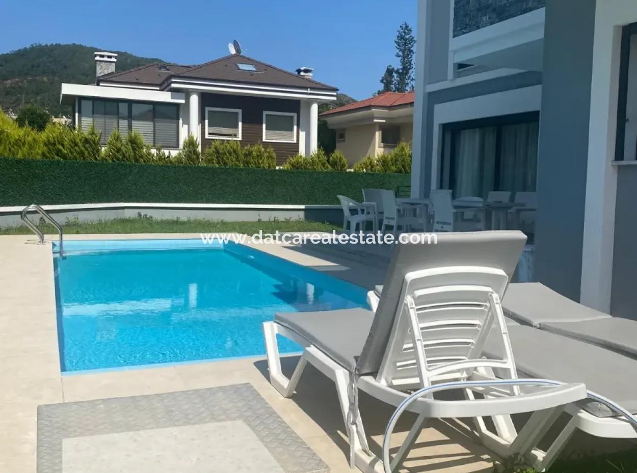Marmaris Çamdibi 5 +1 Tam Müstakil Havuzlu Eşyalı Kiralık Tripleks Villa