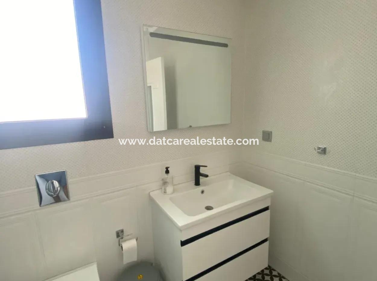 Marmaris Çamdibi 5 +1 Tam Müstakil Havuzlu Eşyalı Kiralık Tripleks Villa