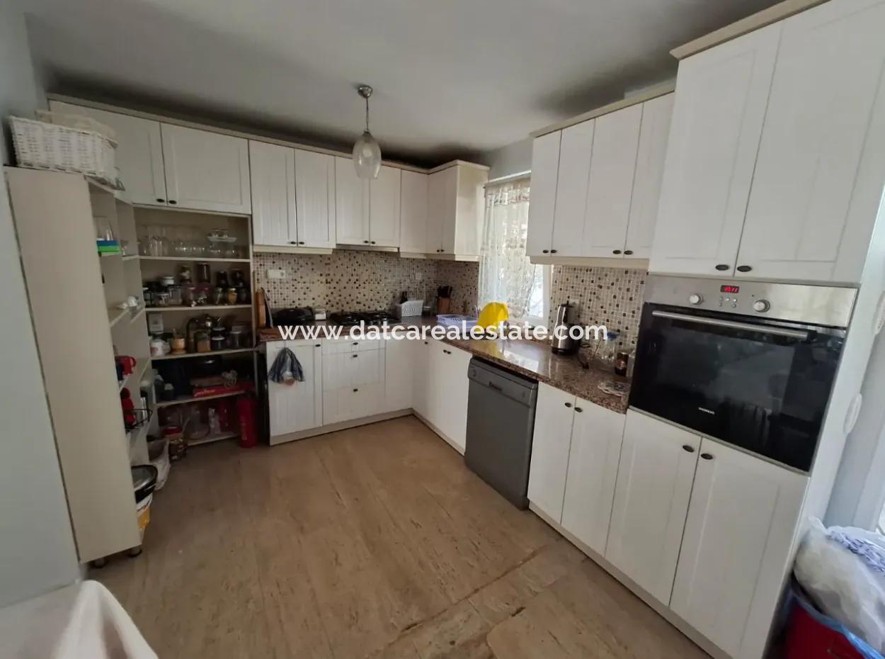 Armutalan Mahallesi Satılık 3÷1 Müstakil Tripleks Ev