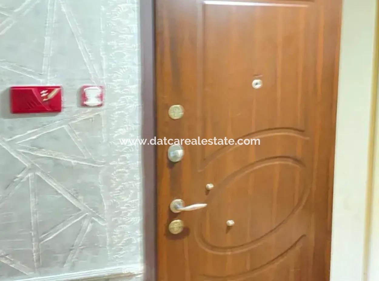 Çamdibi Mahallesi 3+1 Giriş Katı Satılık Dalre