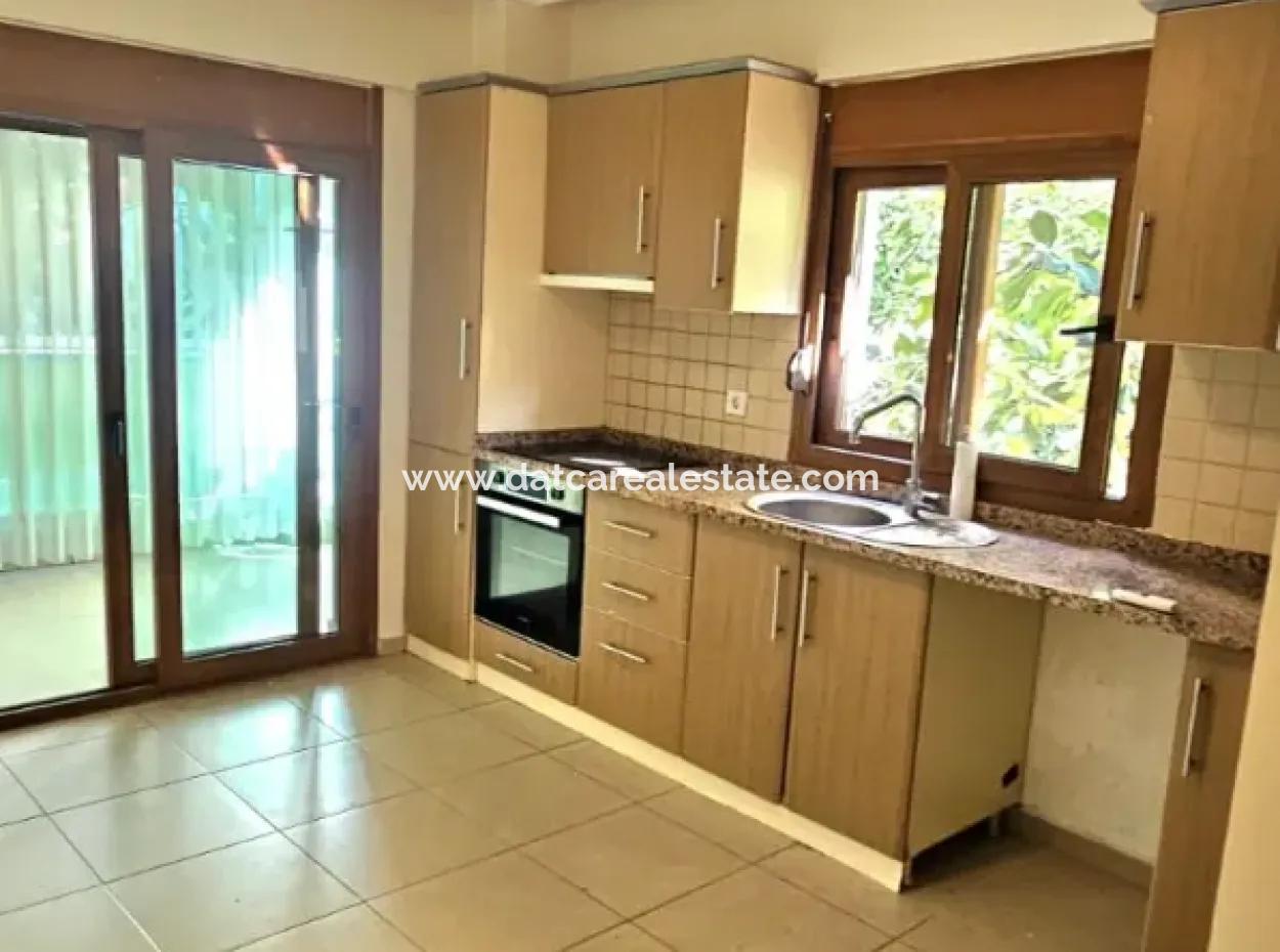Marmaris Siteler Mahallesi’nde 3+1 Havuzlu Kiralık Lüks Daire