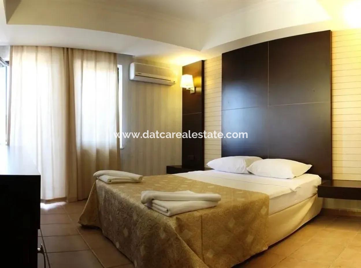 Marmaris Merkezinde Denize Sıfır Satılık 5 Yıldızlı Otel