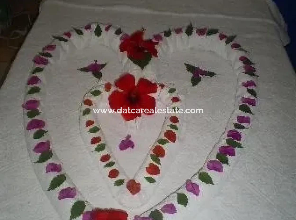 Marmaris Merkezinde Satılık 33 Odalı Apart Otel