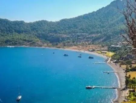 Marmaris,Den 18 Km Uzaklıkta 19000M2 Denize Sıfır Otel Arsamız Satılıktır.