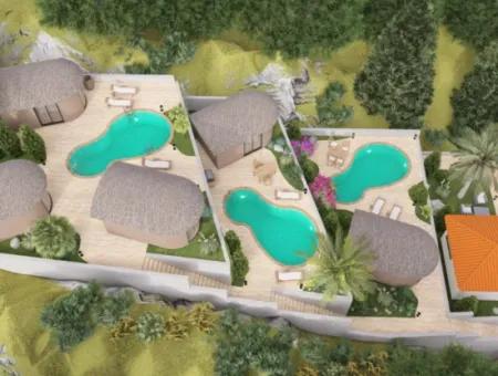 Muğla Akyaka,Ya 7 Km Mesafede Ataköy Mevkisinde Orman Manzaralı 20 Odalı Sonsuzluk Havuzu Mevcut Satılık Butik Otel
