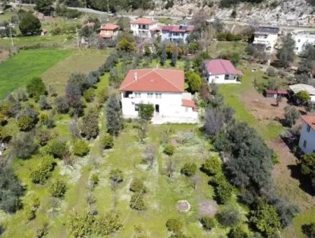 Emlakçıdan Marmaris Orhaniye Mahallesinde Denize Yakın 3700M2 Arsa İçerisinde 10 Odalı Zeytinlikler Arasında Çiftlik Evi