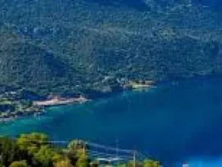 Emlakçıdan Marmaris İlçesi Söğüt Mahallesinde Denize Sıfır 1600 M2 Koy