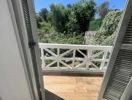 Marmaris İlçesi Selimiye Mahallesinde Muhteşem Deniz Manzaralı Yüzme Havuzlu 3 Oda 1 Salon 140M2 2 Adet Satılık Villa
