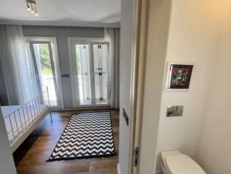 Marmaris İlçesi Selimiye Mahallesinde Muhteşem Deniz Manzaralı Yüzme Havuzlu 3 Oda 1 Salon 140M2 2 Adet Satılık Villa