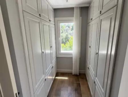 Marmaris İlçesi Selimiye Mahallesinde Muhteşem Deniz Manzaralı Yüzme Havuzlu 3 Oda 1 Salon 140M2 2 Adet Satılık Villa