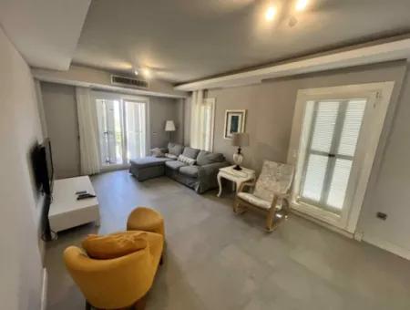 Marmaris İlçesi Selimiye Mahallesinde Muhteşem Deniz Manzaralı Yüzme Havuzlu 3 Oda 1 Salon 140M2 2 Adet Satılık Villa