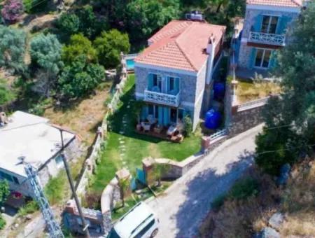 Marmaris İlçesi Selimiye Mahallesinde Muhteşem Deniz Manzaralı Yüzme Havuzlu 3 Oda 1 Salon 140M2 2 Adet Satılık Villa
