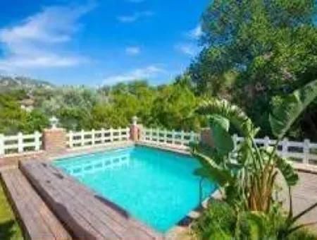 Marmaris İlçesi Selimiye Mahallesinde Muhteşem Deniz Manzaralı Yüzme Havuzlu 3 Oda 1 Salon 140M2 2 Adet Satılık Villa