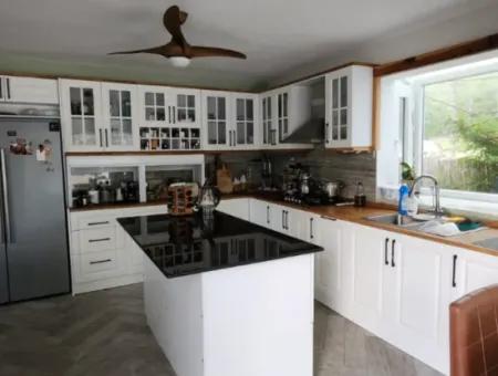 Ortaca Mahallesi Satılık 10.000 M2 İçerisinde Özel Yapım Havuzlu Çiftlik Evi