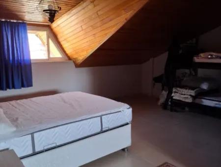 Armutalan Mahallesi Satılık 3÷1 Müstakil Tripleks Ev