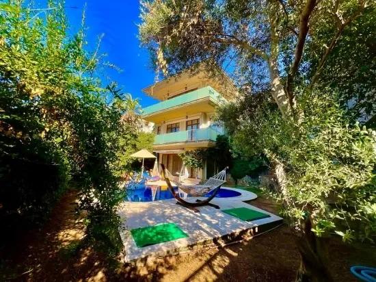 Satılık 4+2 Villa – 970 m² Arsa Payı – Armutalan